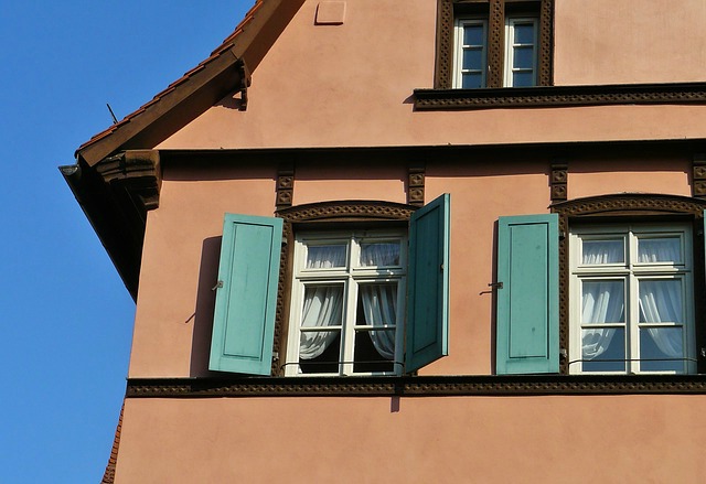 Comment bien peindre une façade ?