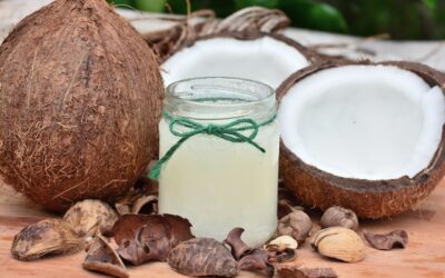 Huile de coco bio : l’astuce beauté miracle pour des cheveux et une peau éclatante de santé.