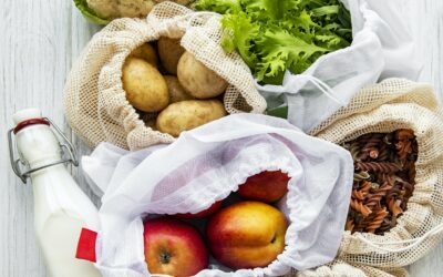 Perdez du poids de manière naturelle avec des produits bio tels que des fruits, des légumes et des noix pour une alimentation saine.