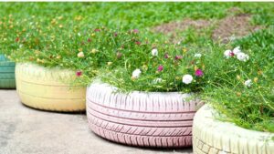 pneu recyclé en pot de fleur